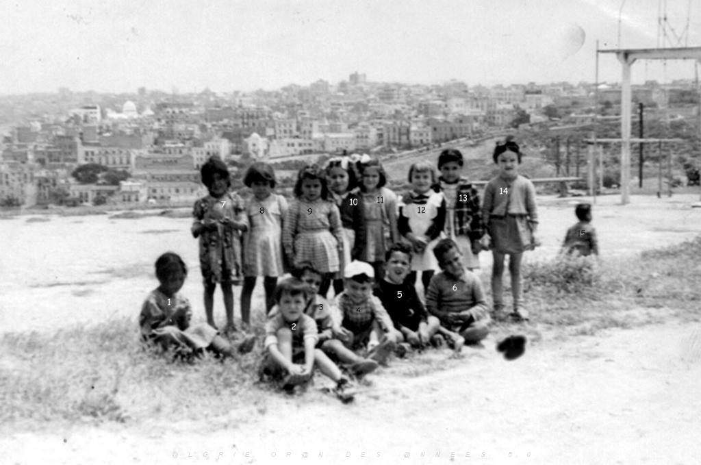 ORAN GROUPE D ENFANTS 19XX.JPG